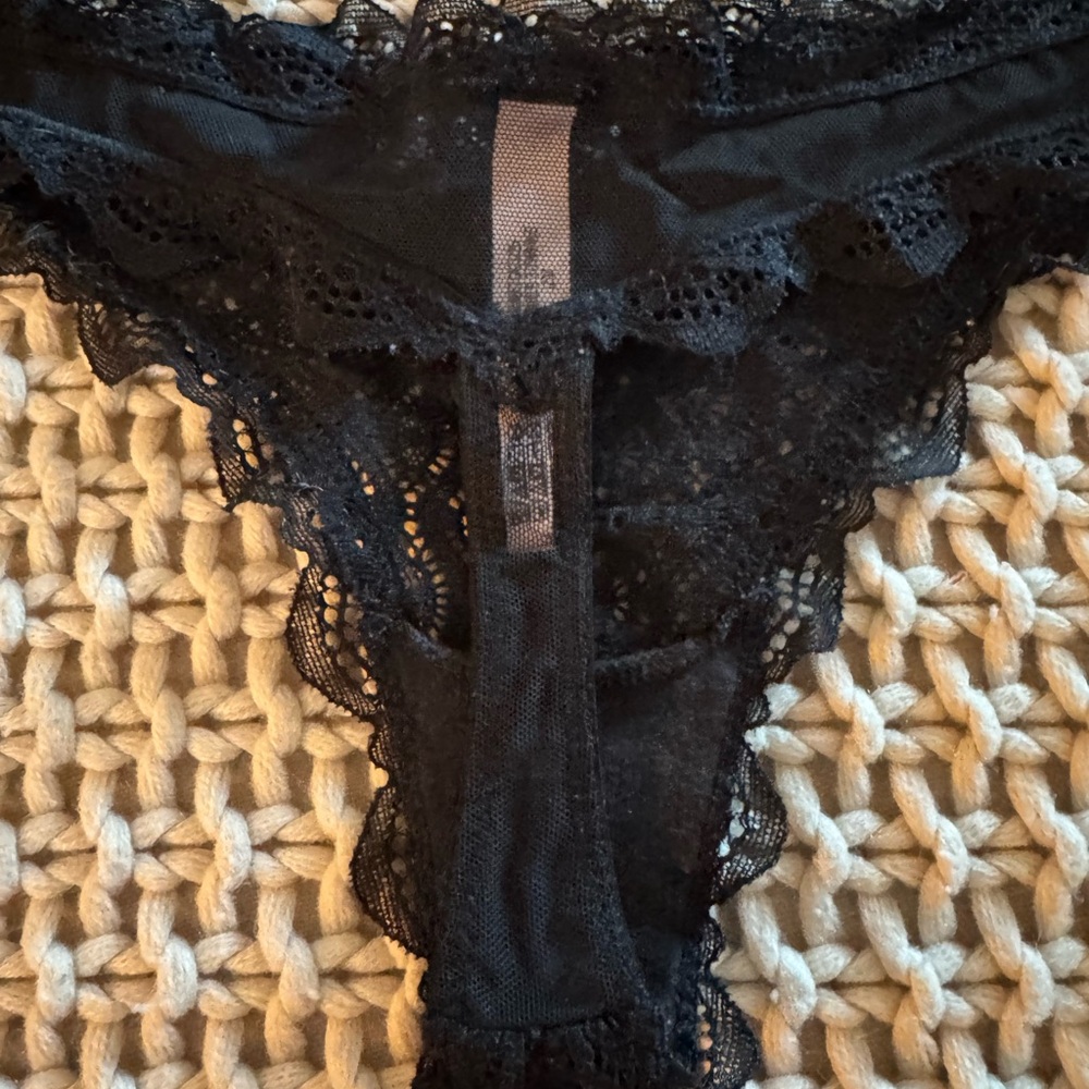 Black Lace Victorias Secret Thong - Picture 5 of 5